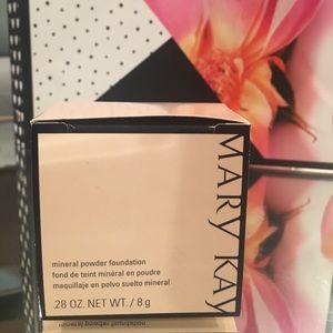 Mary Kay mineral powder foundation in beige